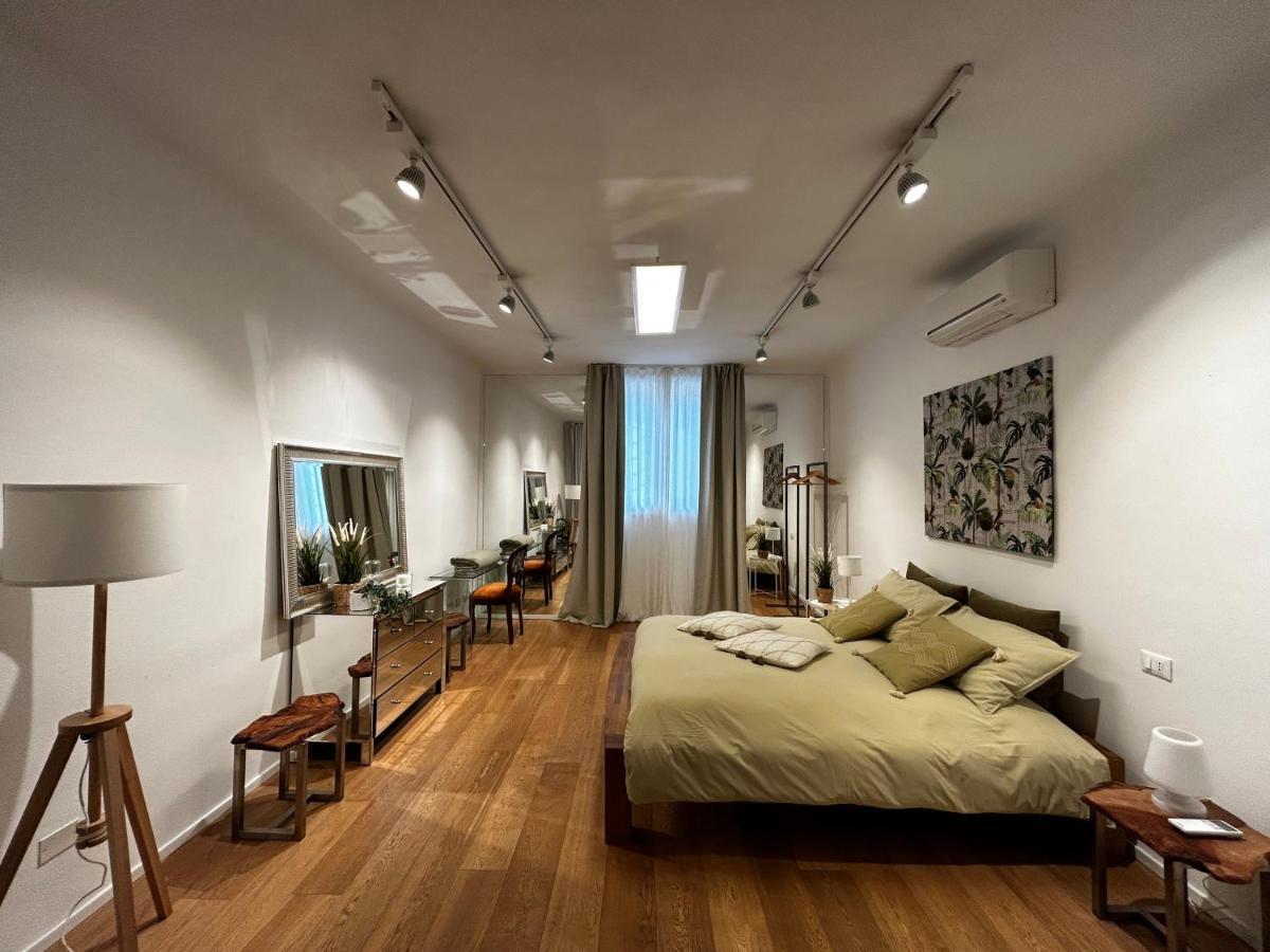 Interno4Home: In Centro Storico Con Posto Auto Ferrara Esterno foto