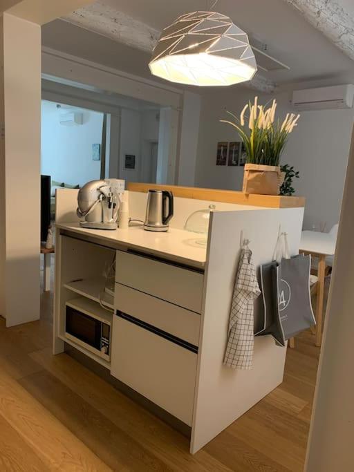 Interno4Home: In Centro Storico Con Posto Auto Ferrara Esterno foto